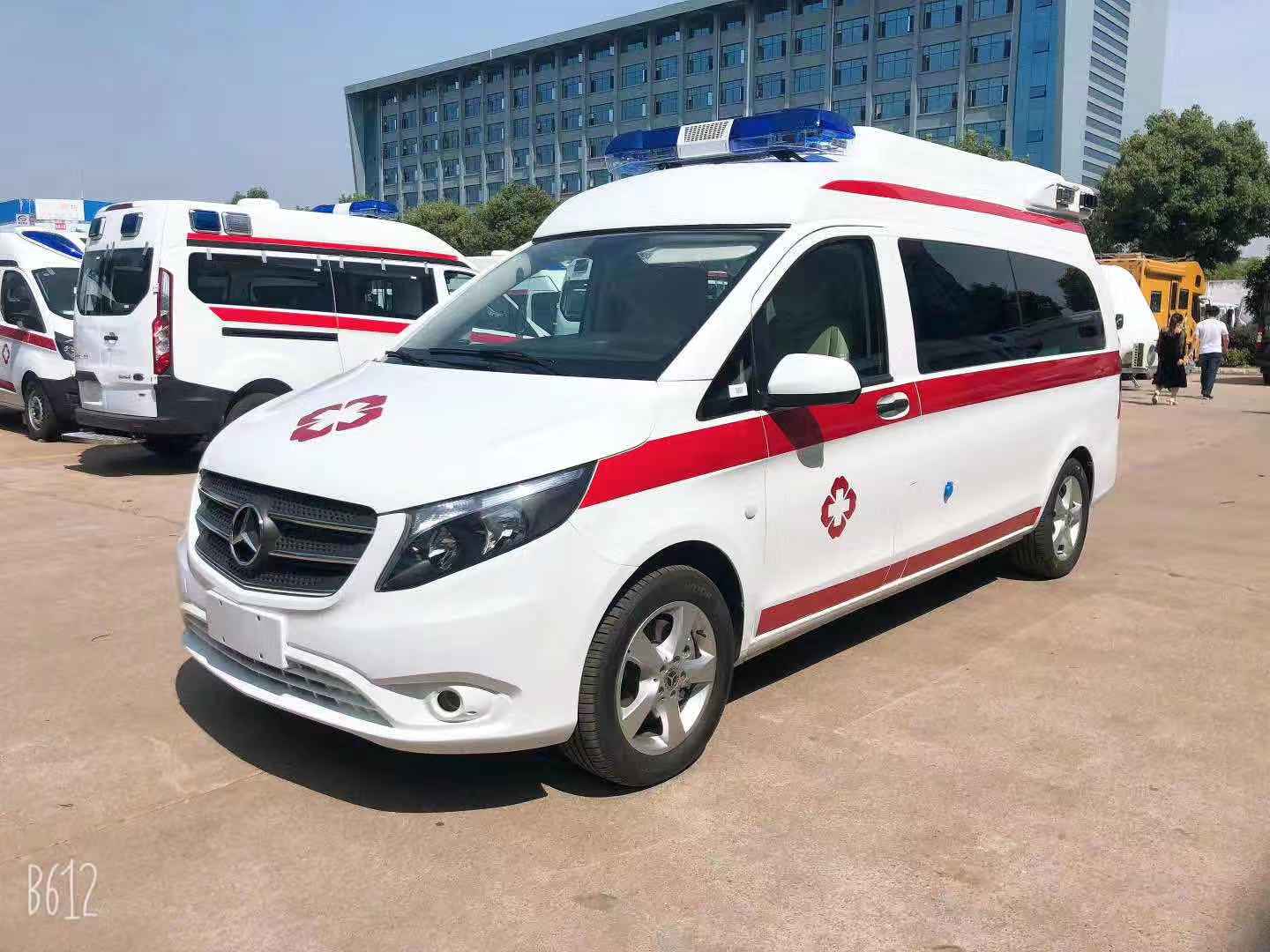 奔馳負(fù)壓型救護(hù)車